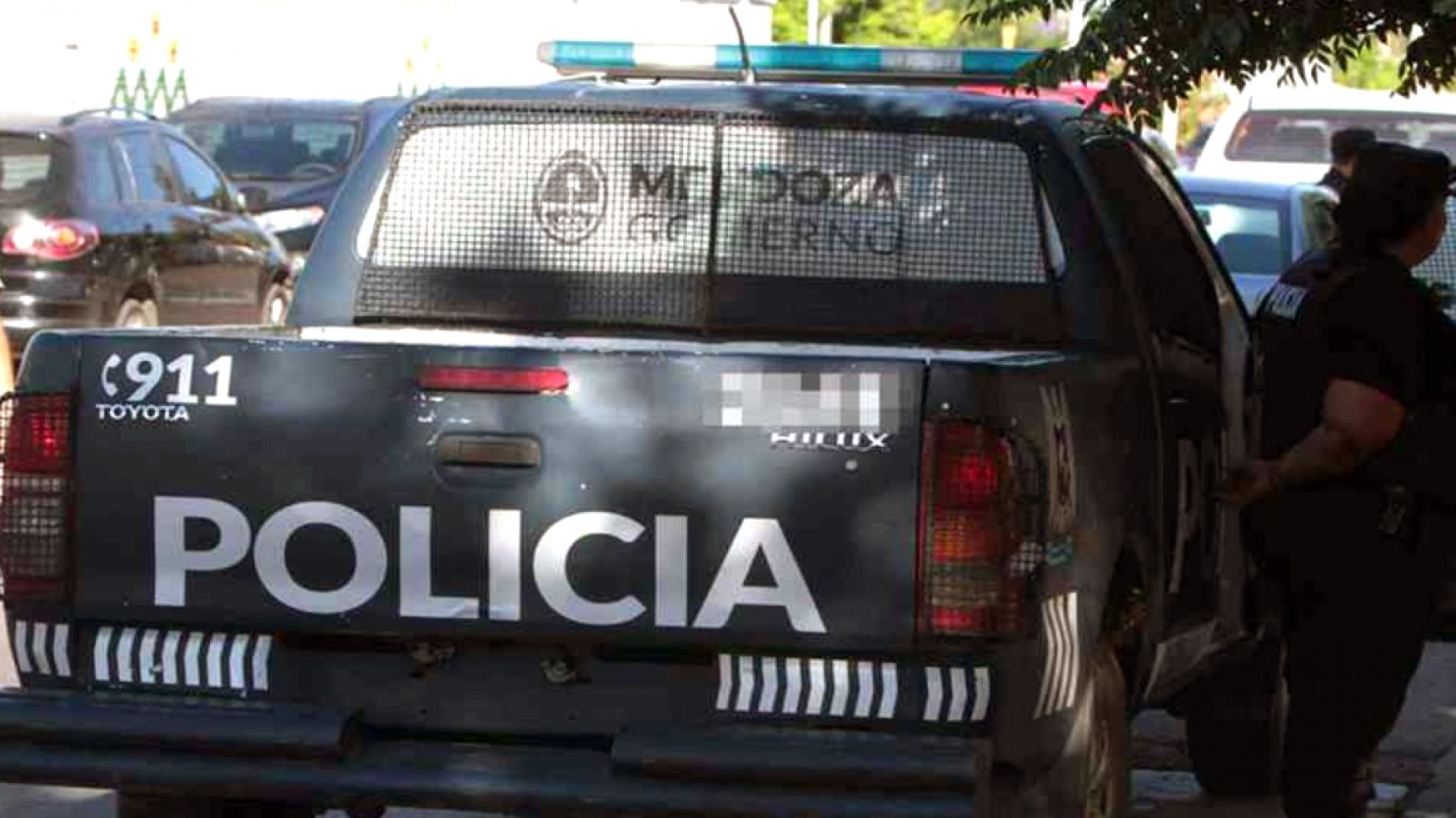 Con la ayuda de los vecinos detuvieron a dos ladrones que estaban armados